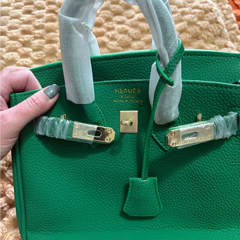 Green rolled leather top handle purse - Picture 7 of 8